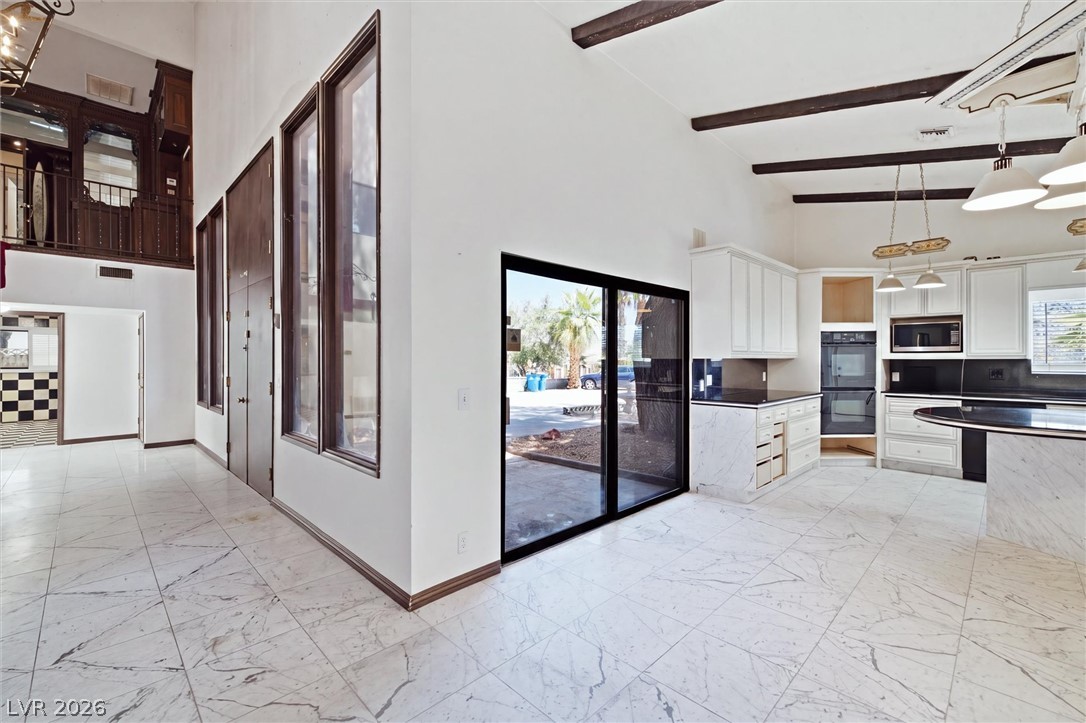 3075 Rosanna Street Property Photo 11