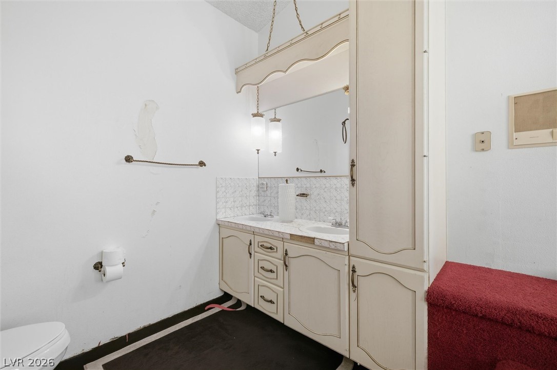 3075 Rosanna Street Property Photo 19