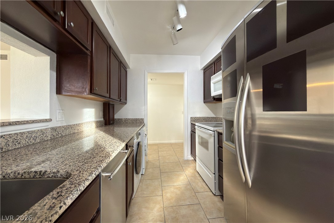 618 Oakmont Avenue 2308 Property Photo 9