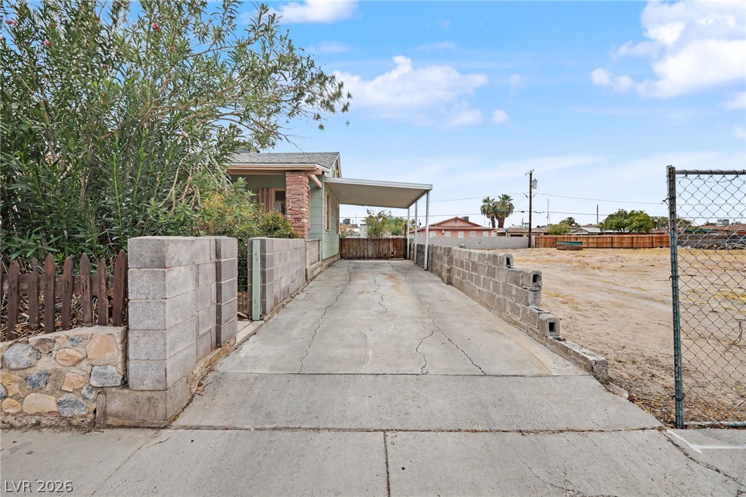 2313 Mccarran Street Property Photo 4