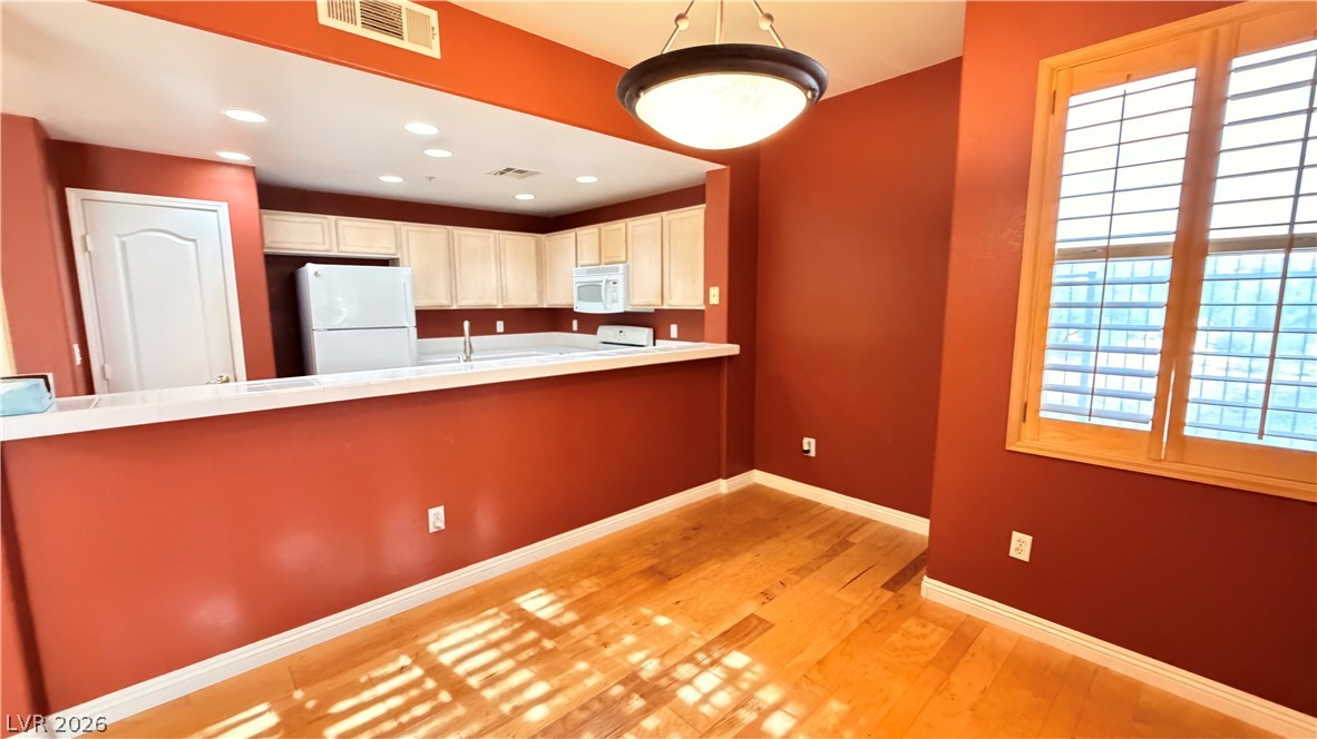 2325 Windmill Parkway 1613 Property Photo 15