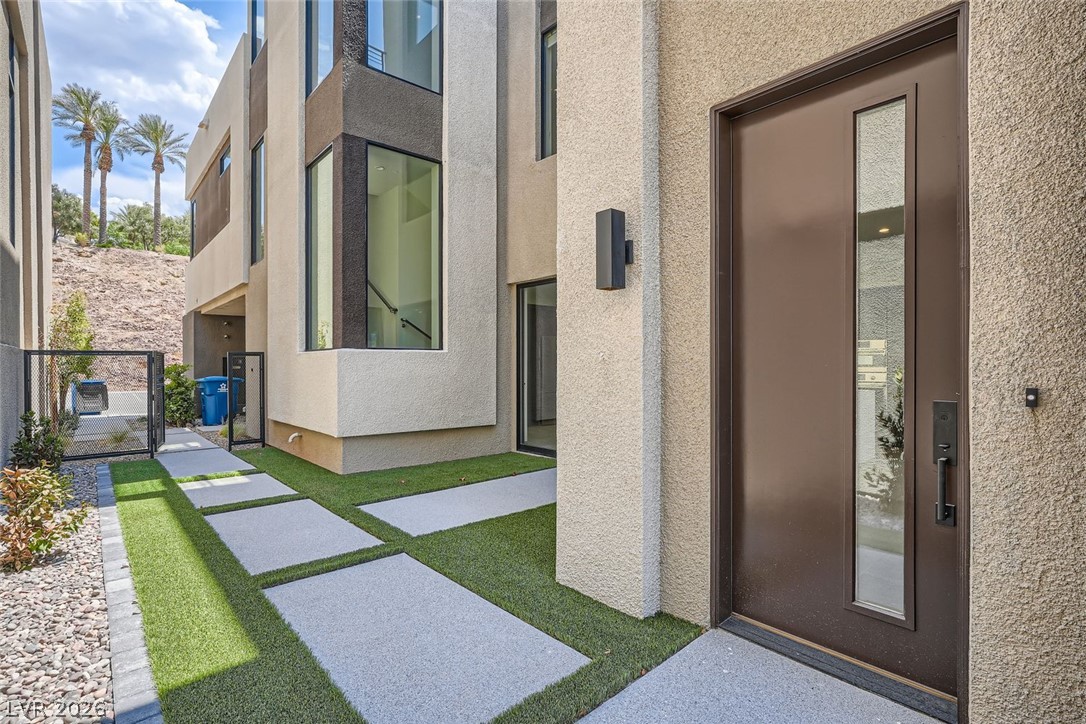 18 Promenade Isle Lane Property Photo 4
