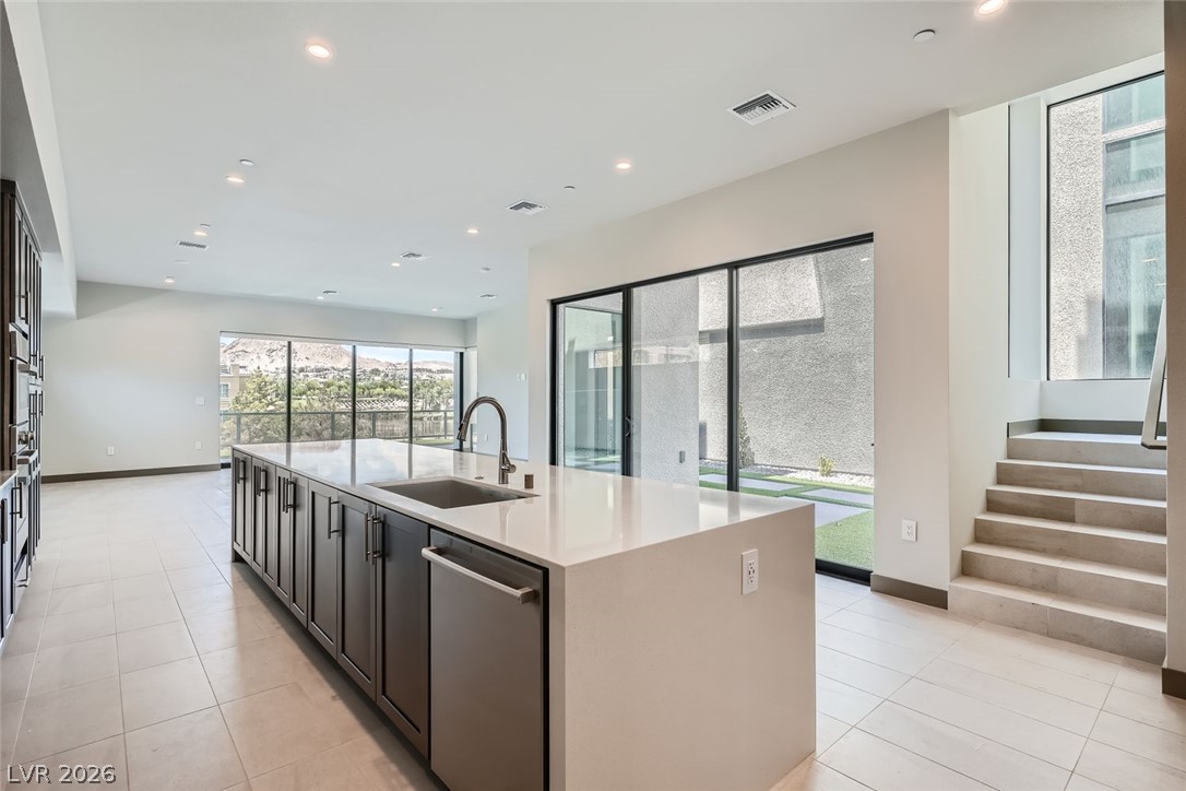 18 Promenade Isle Lane Property Photo 8