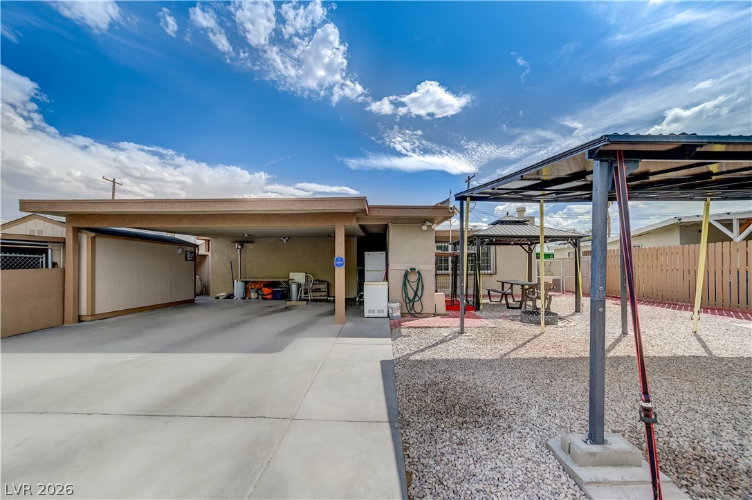 5093 Sun Valley Drive Property Photo 5