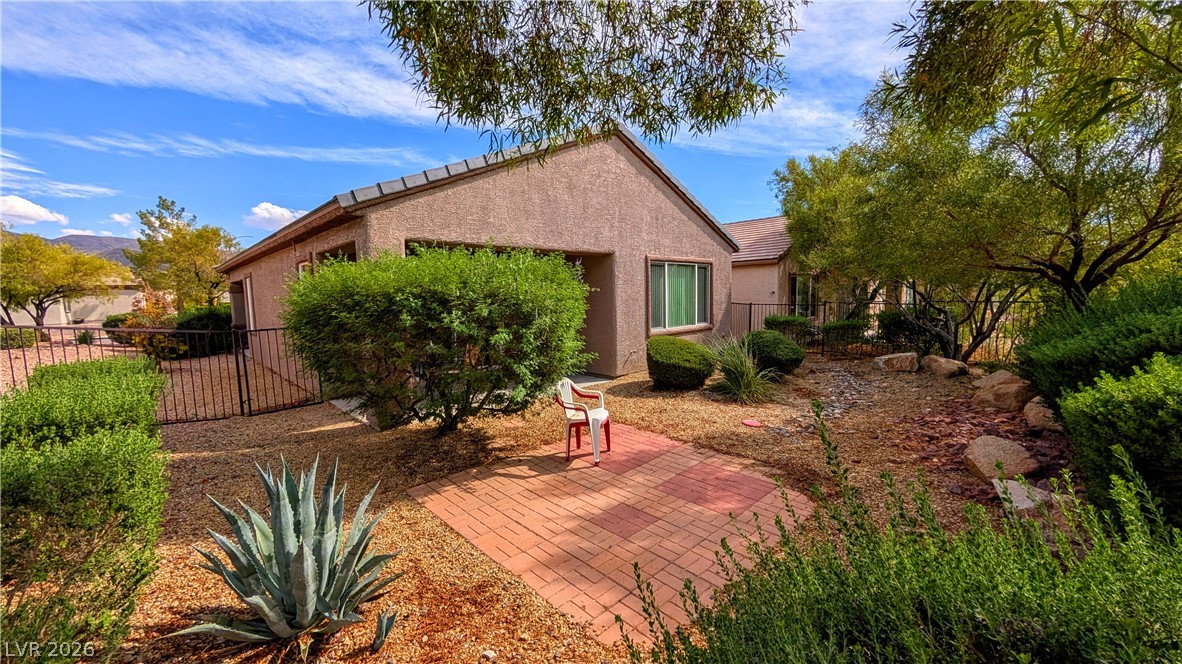 2574 Stardust Valley Drive Property Photo 2