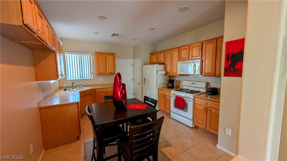 2574 Stardust Valley Drive Property Photo 7