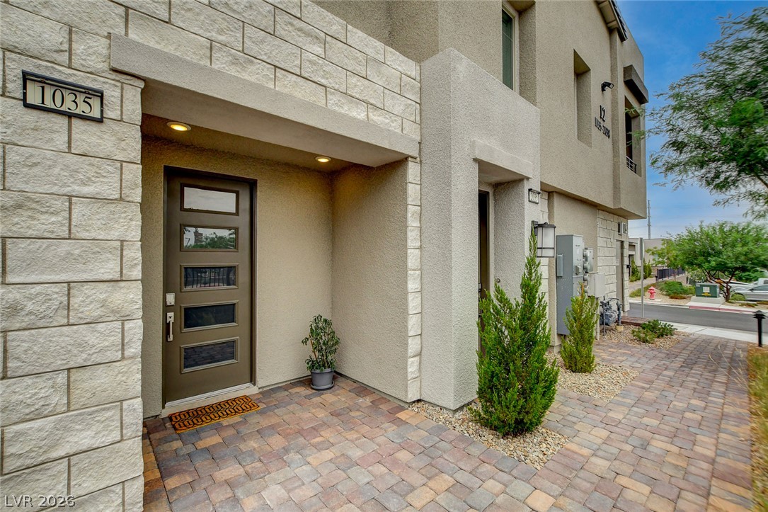 600 North Carriage Hill Drive 1035 Property Photo 1