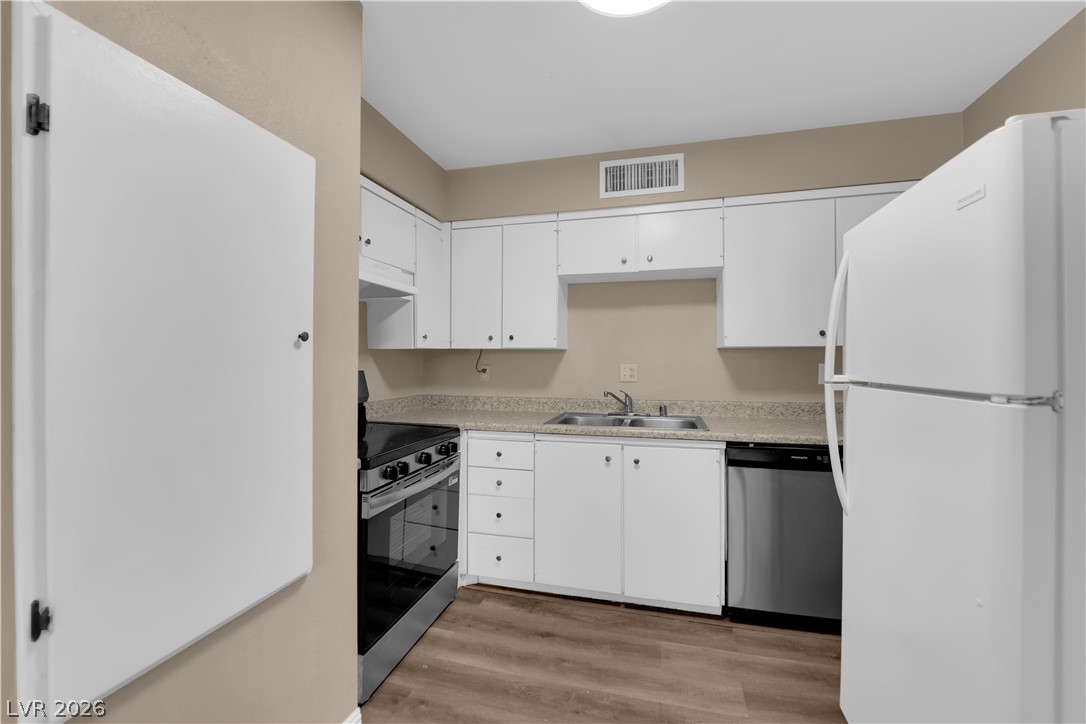 350 Desert Inn Road E201 Property Photo 9