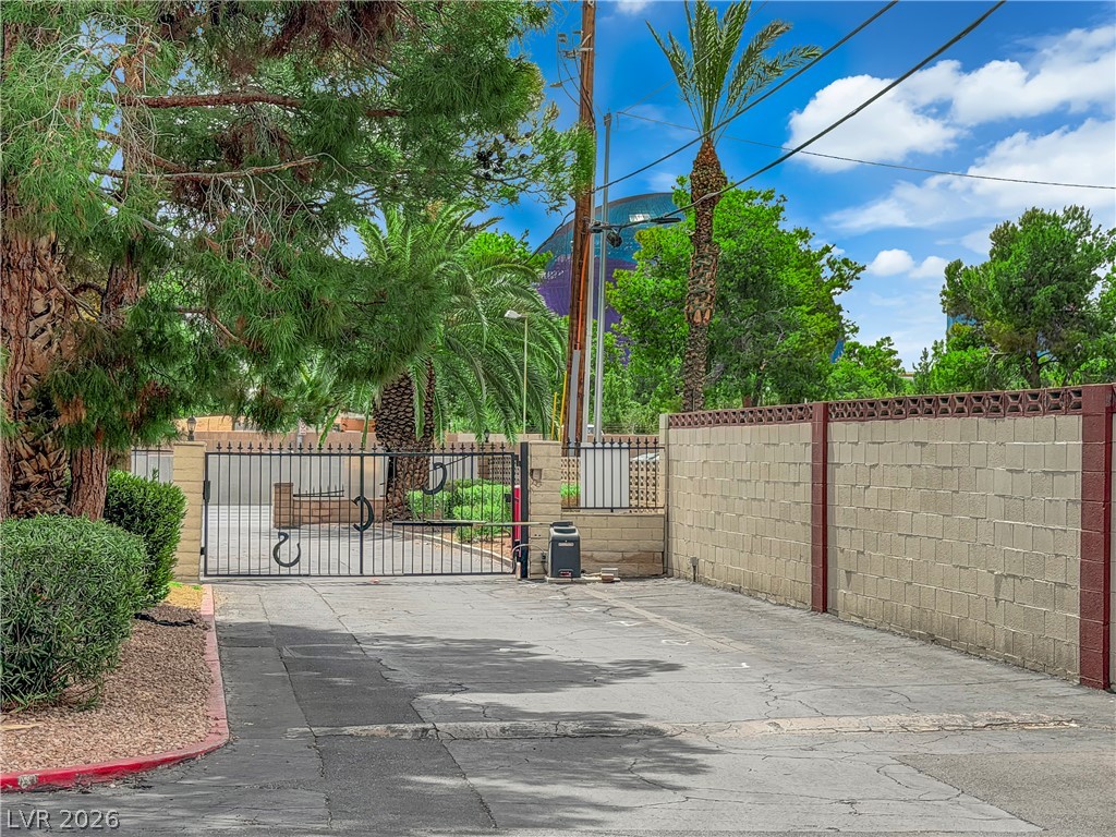 350 Desert Inn Road E201 Property Photo 29