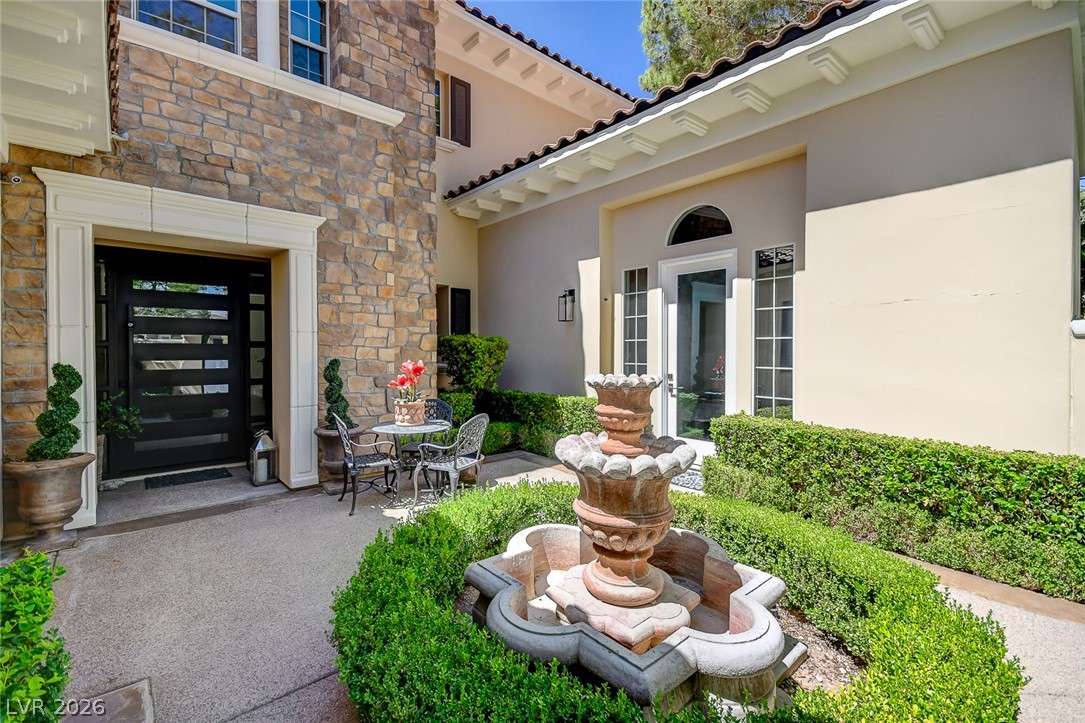 11827 Oakland Hills Drive Property Photo 5