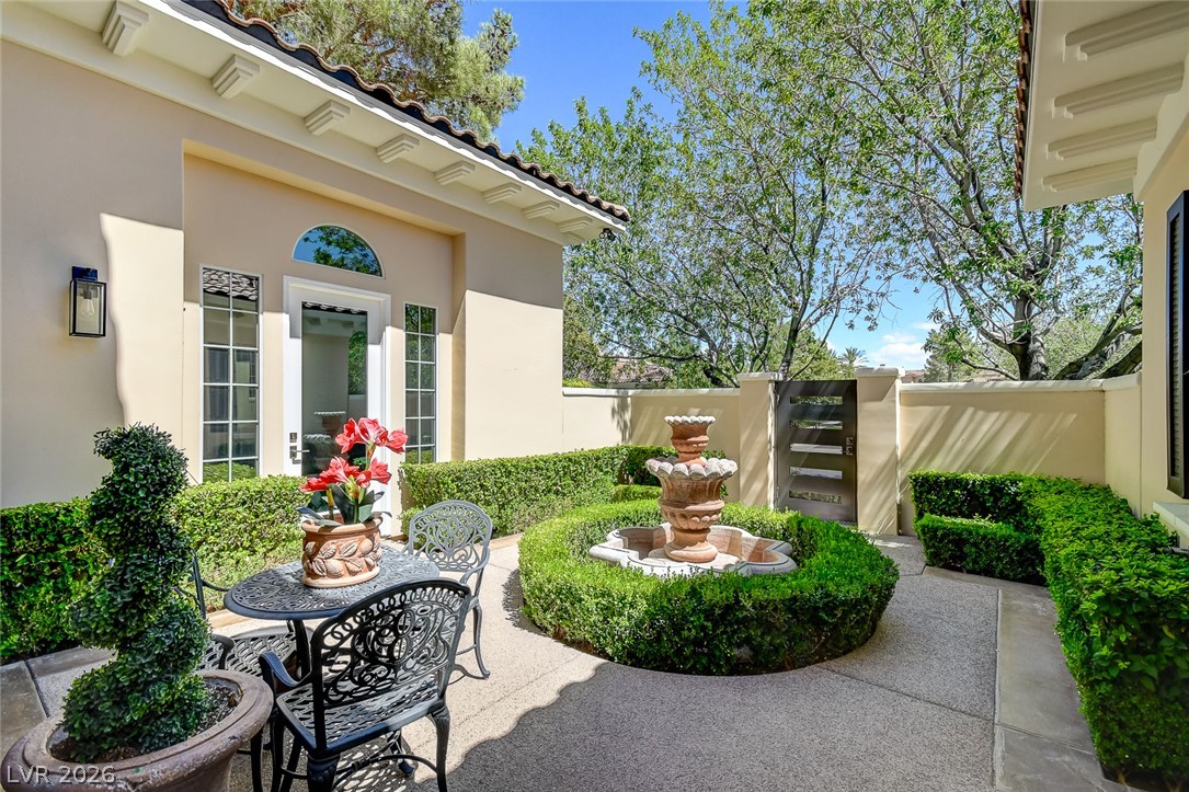 11827 Oakland Hills Drive Property Photo 6