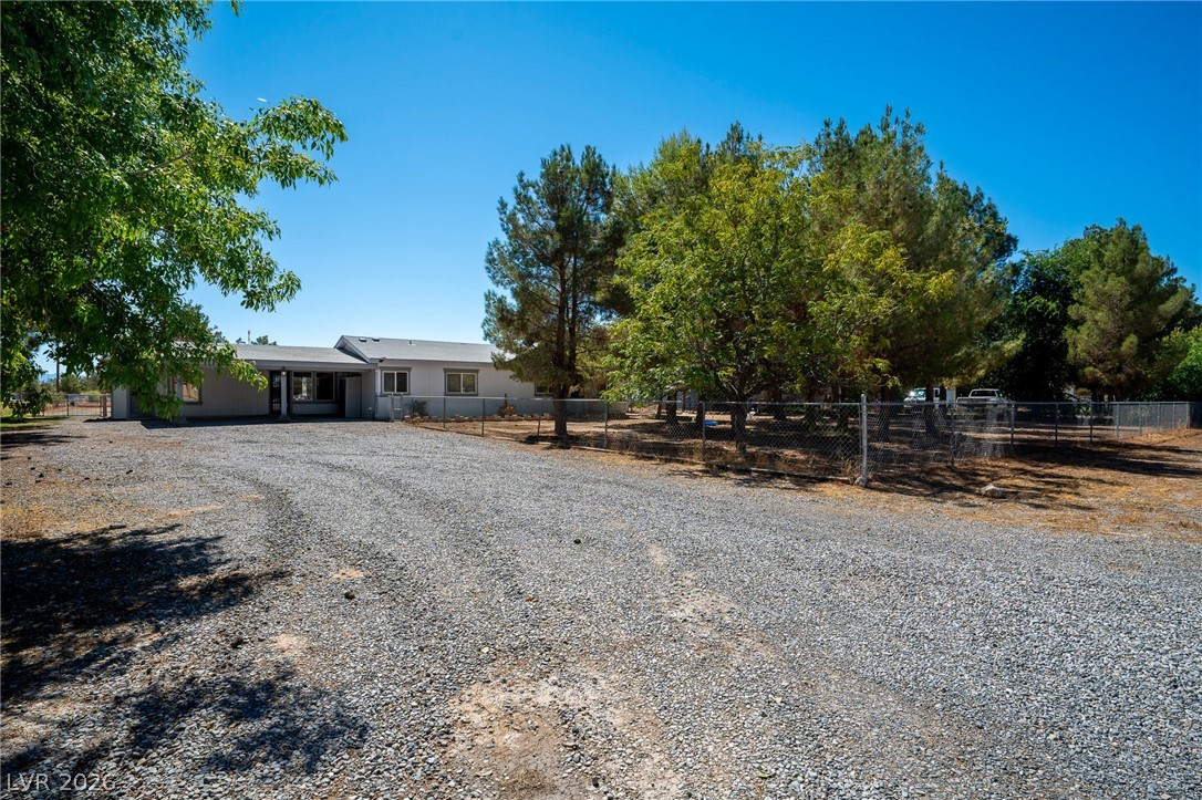 1921 Las Casitas Street Property Photo 4