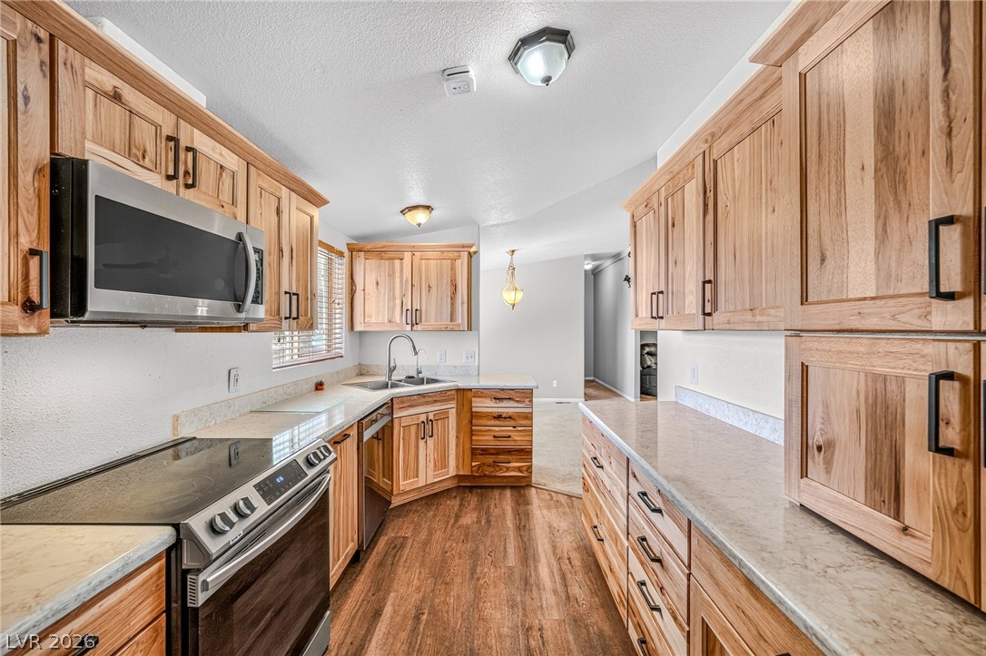 1921 Las Casitas Street Property Photo 24