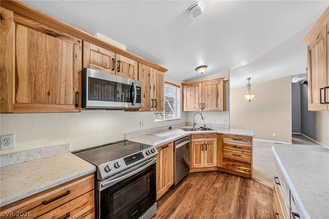 1921 Las Casitas Street Property Photo 25