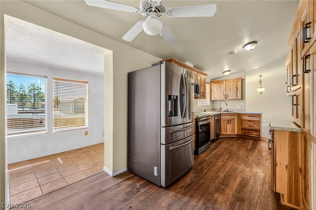 1921 Las Casitas Street Property Photo 26