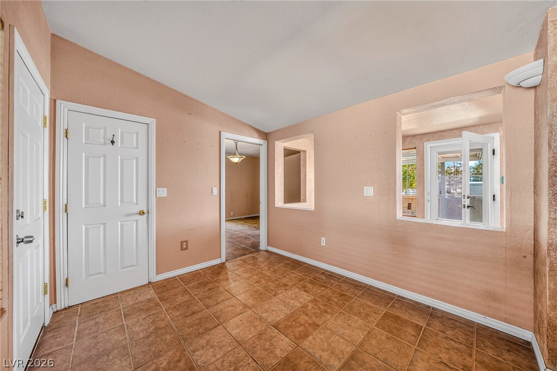1921 Las Casitas Street Property Photo 28