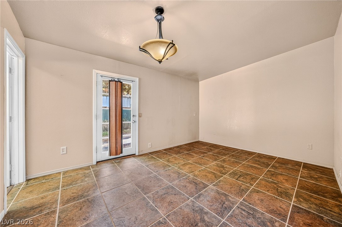 1921 Las Casitas Street Property Photo 31