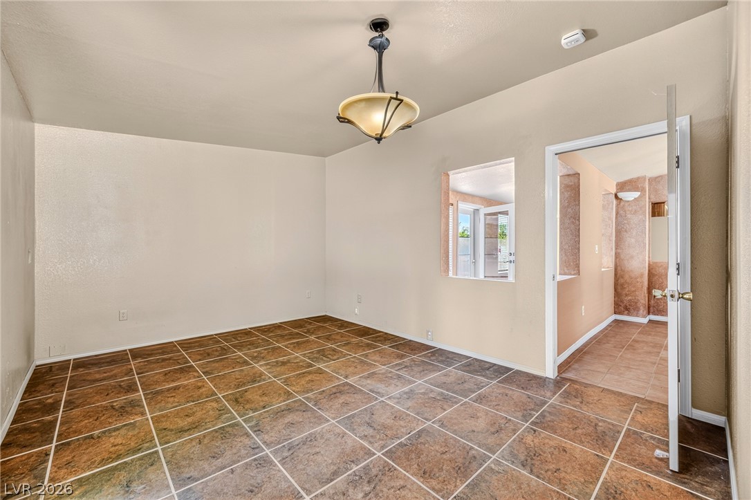 1921 Las Casitas Street Property Photo 33