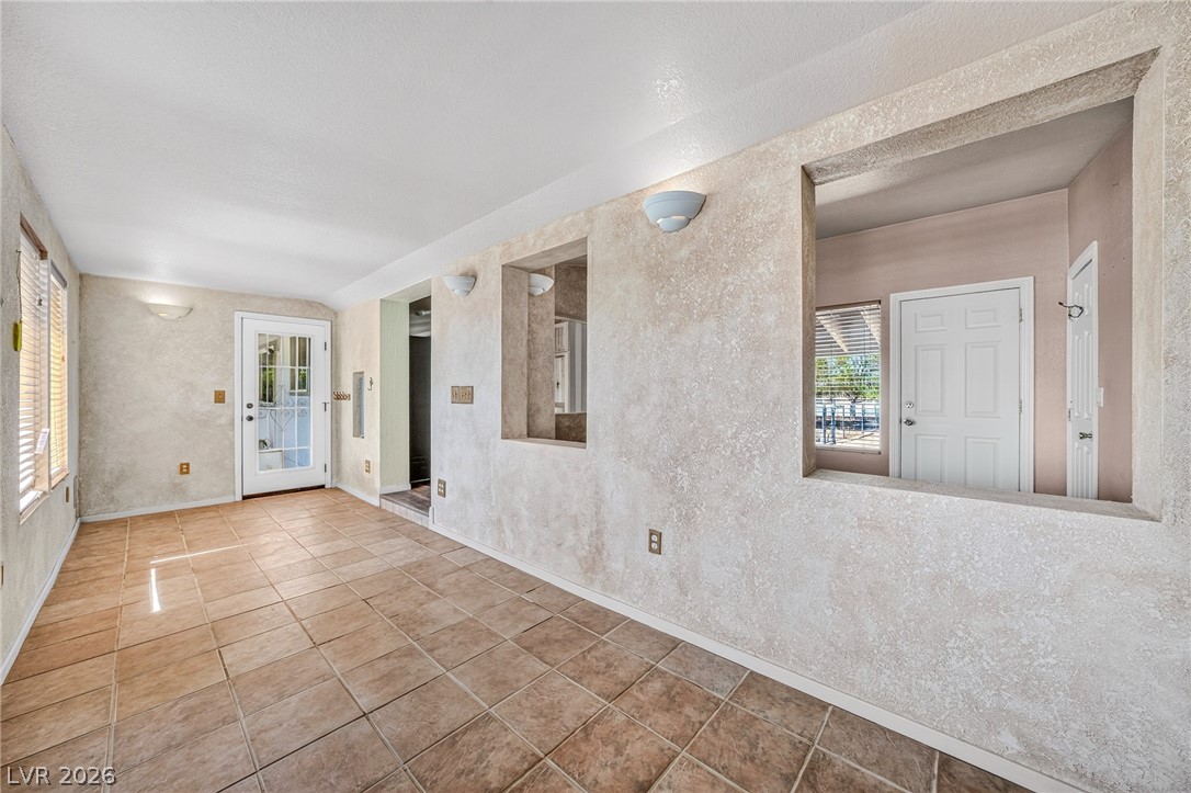 1921 Las Casitas Street Property Photo 35