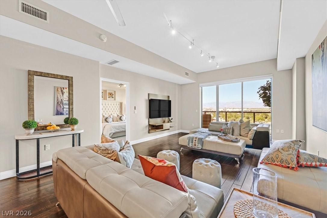 8255 Las Vegas Boulevard 814 Property Photo 2