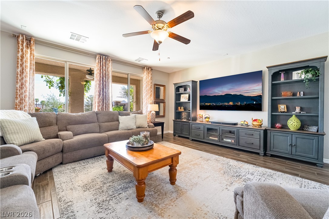 1096 Via Alloro Property Photo 4