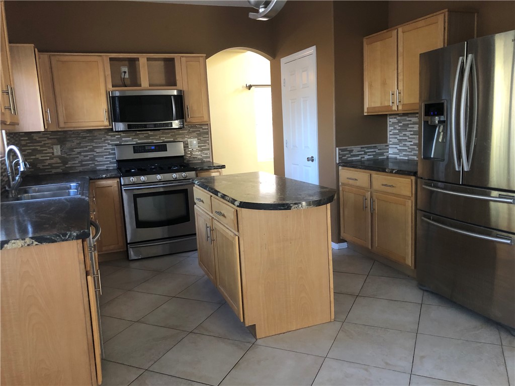 5223 Morning Splash Avenue Property Photo 6