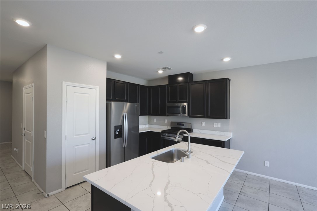 5322 Lazy Breeze Avenue Property Photo 6