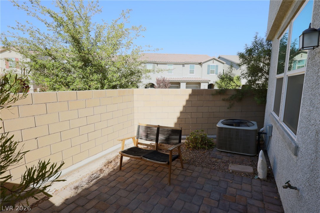 5322 Lazy Breeze Avenue Property Photo 24