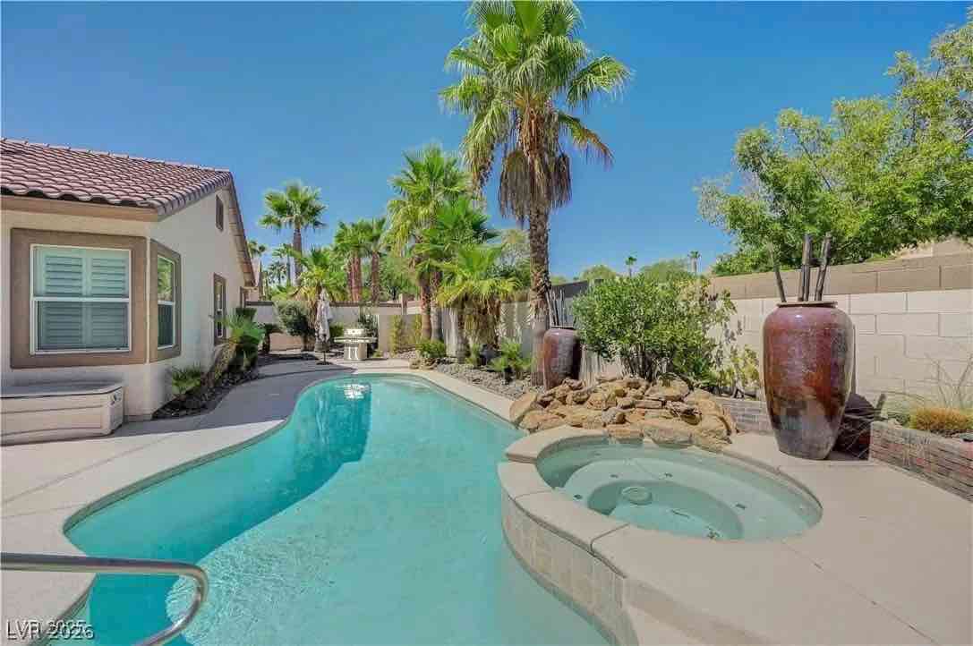 1413 Pine Leaf Drive Property Photo 2