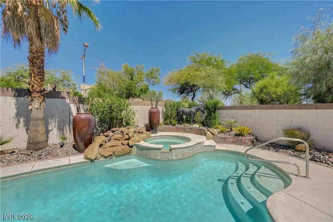 1413 Pine Leaf Drive Property Photo 3