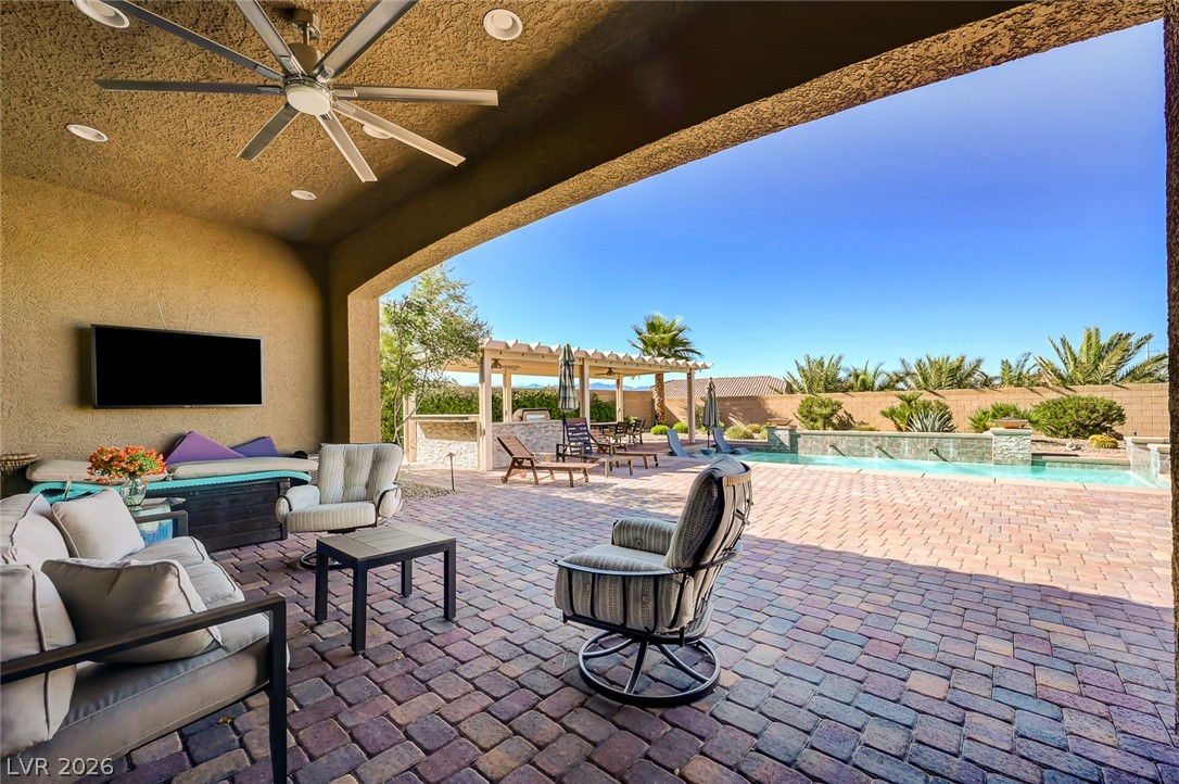 6200 Carol Butte Court Property Photo 15