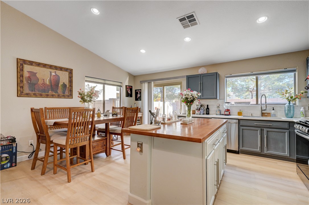 523 Braided River Avenue Property Photo 6
