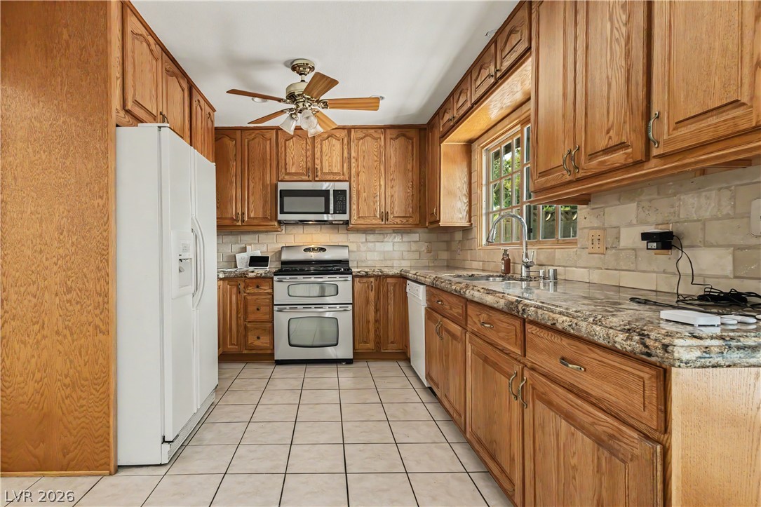 6592 Peachtree Lane Property Photo 12