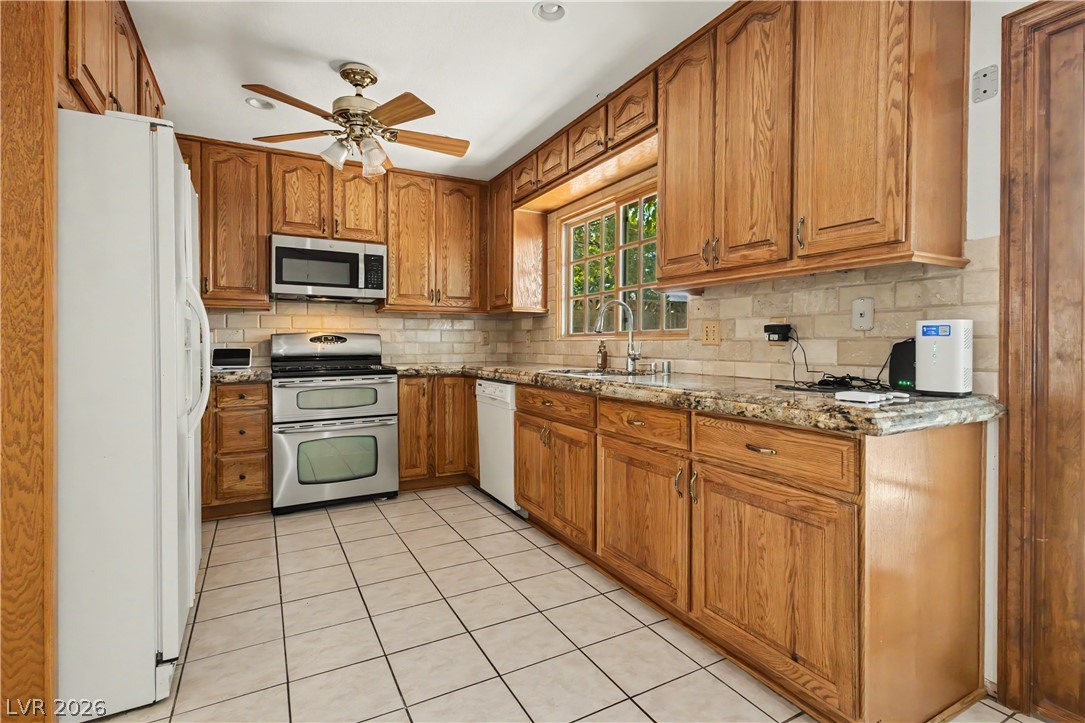 6592 Peachtree Lane Property Photo 13