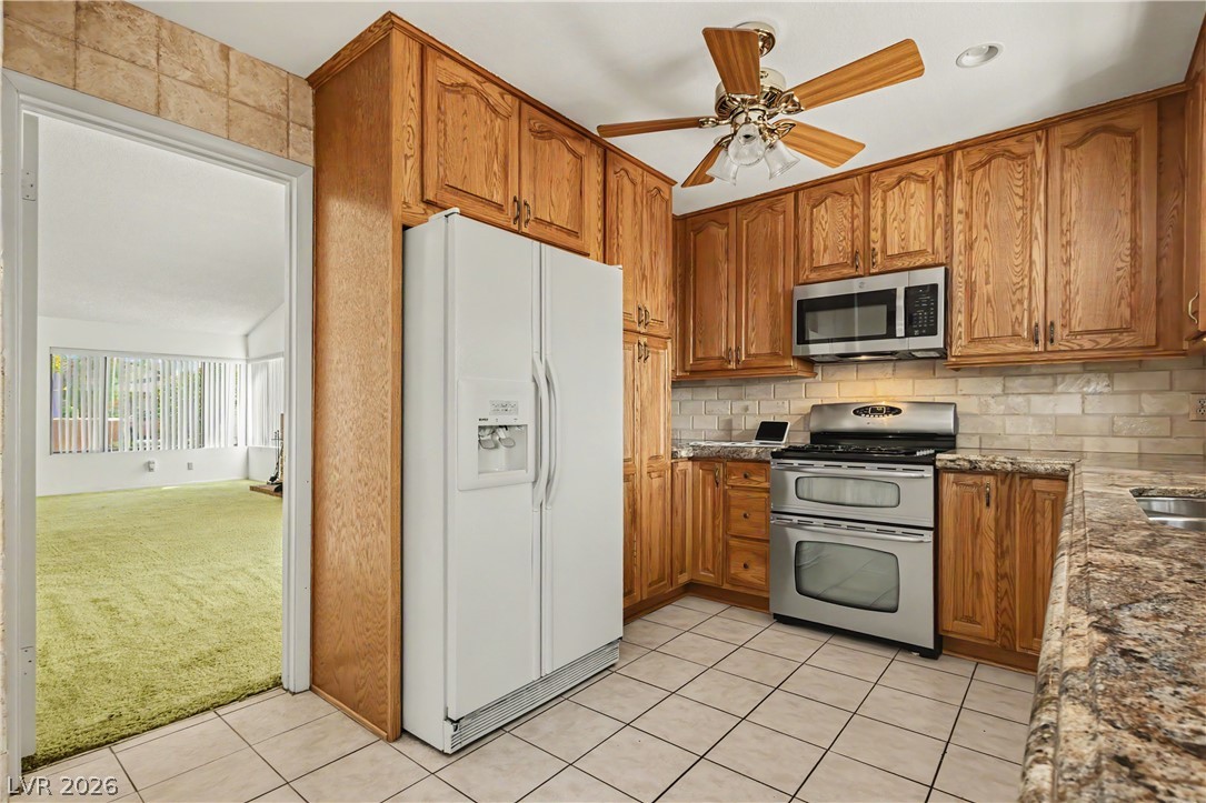 6592 Peachtree Lane Property Photo 14