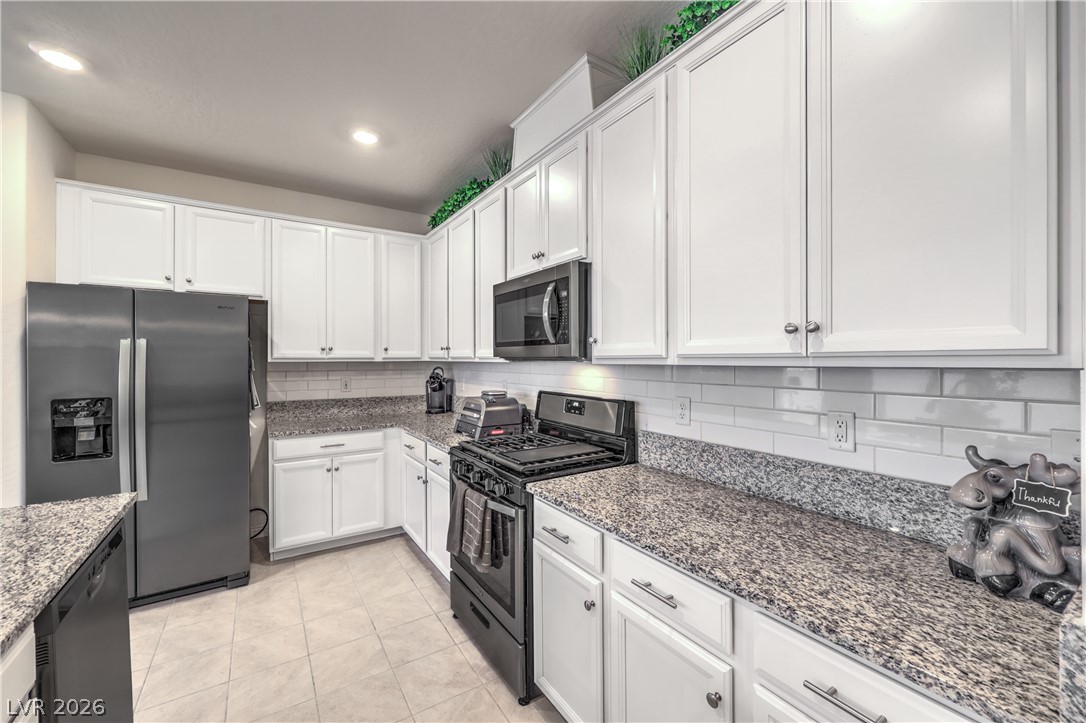 2376 Elmont Avenue Property Photo 13