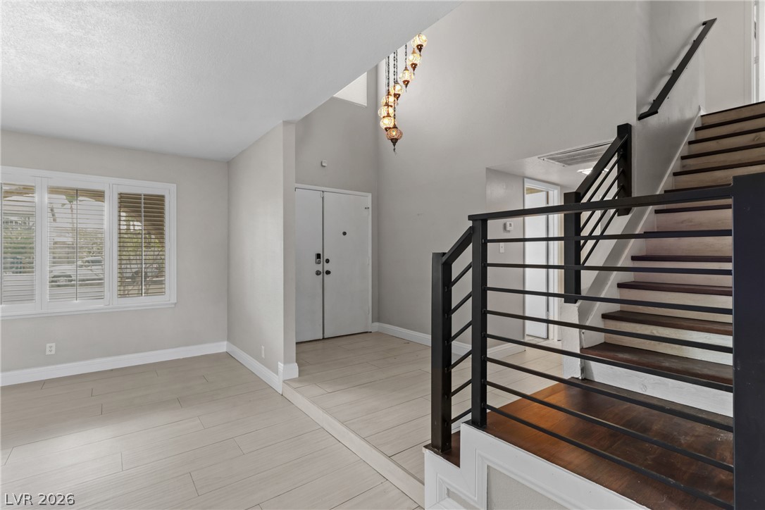 2109 Verdinal Drive Property Photo 11