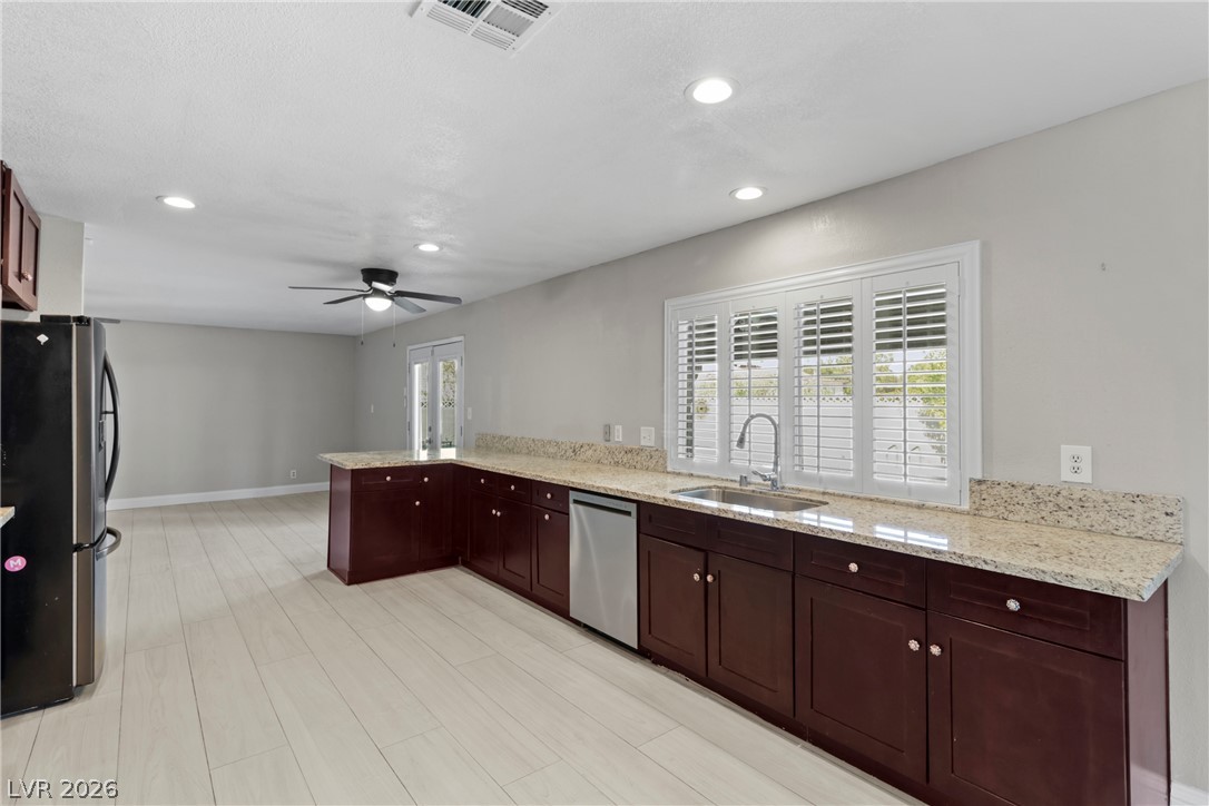 2109 Verdinal Drive Property Photo 15