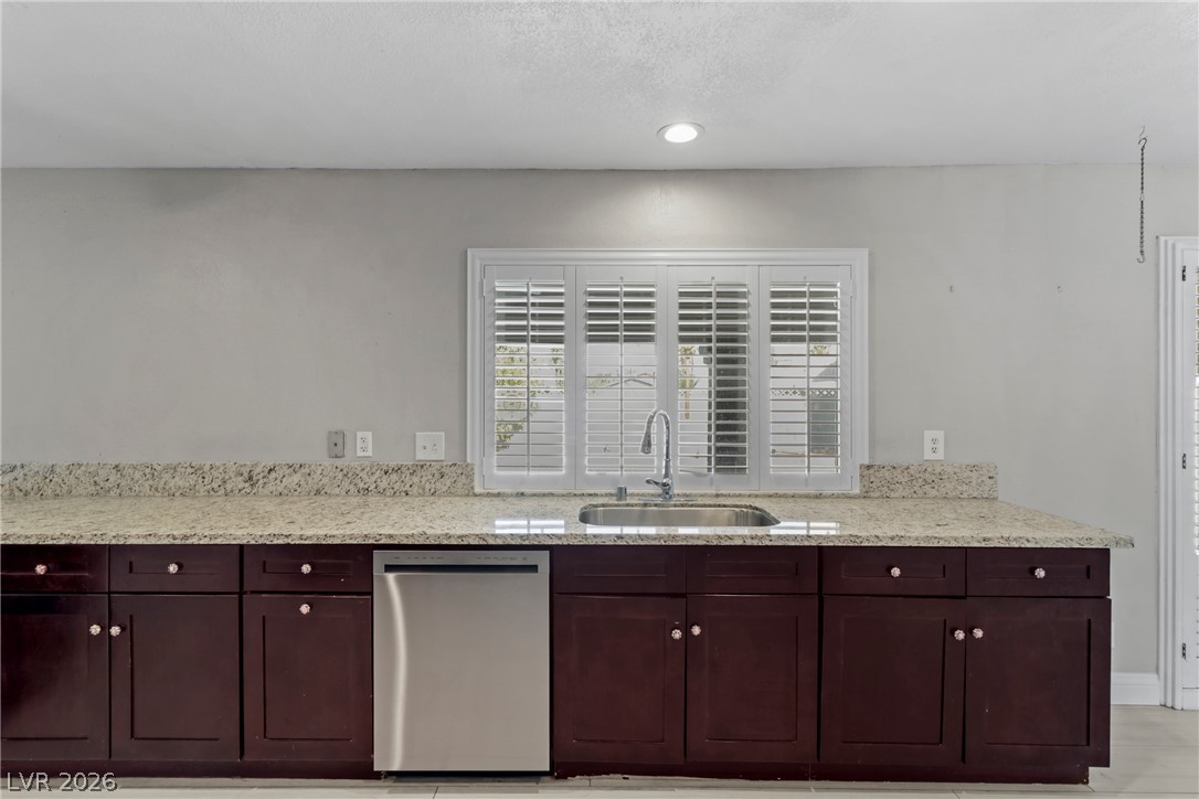 2109 Verdinal Drive Property Photo 16