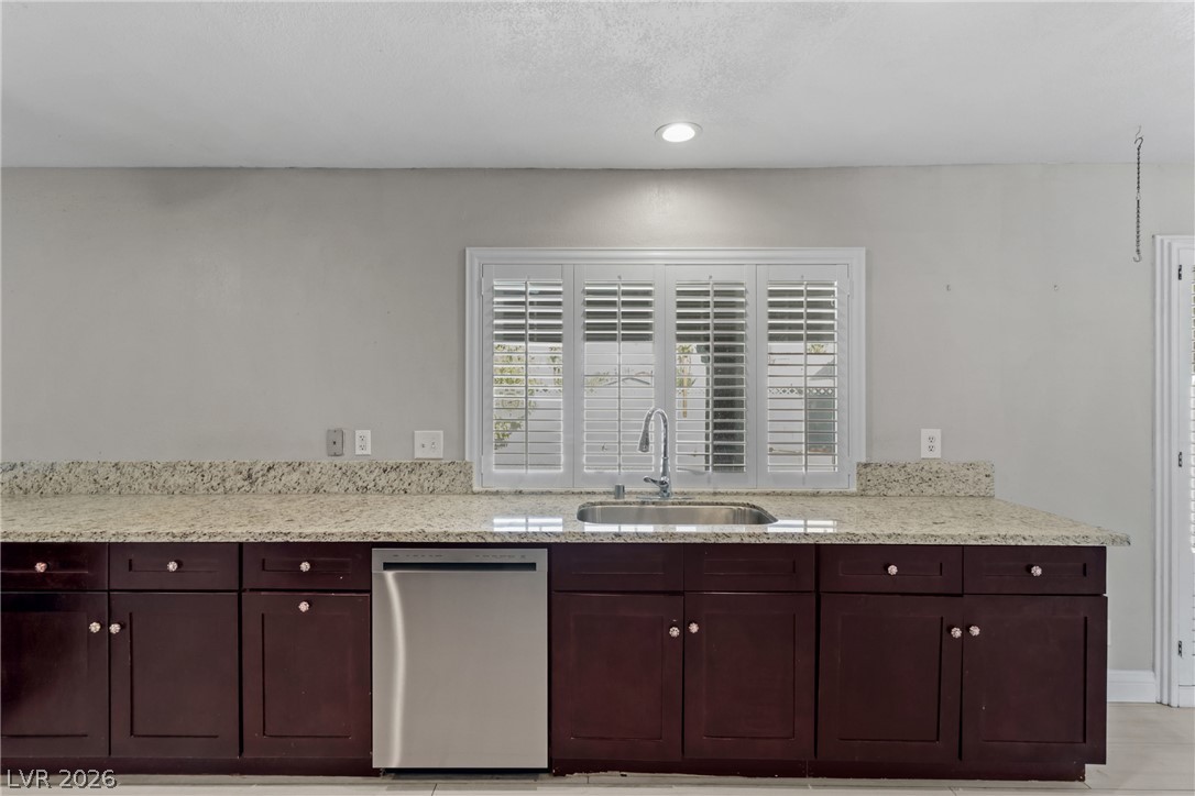2109 Verdinal Drive Property Photo 18