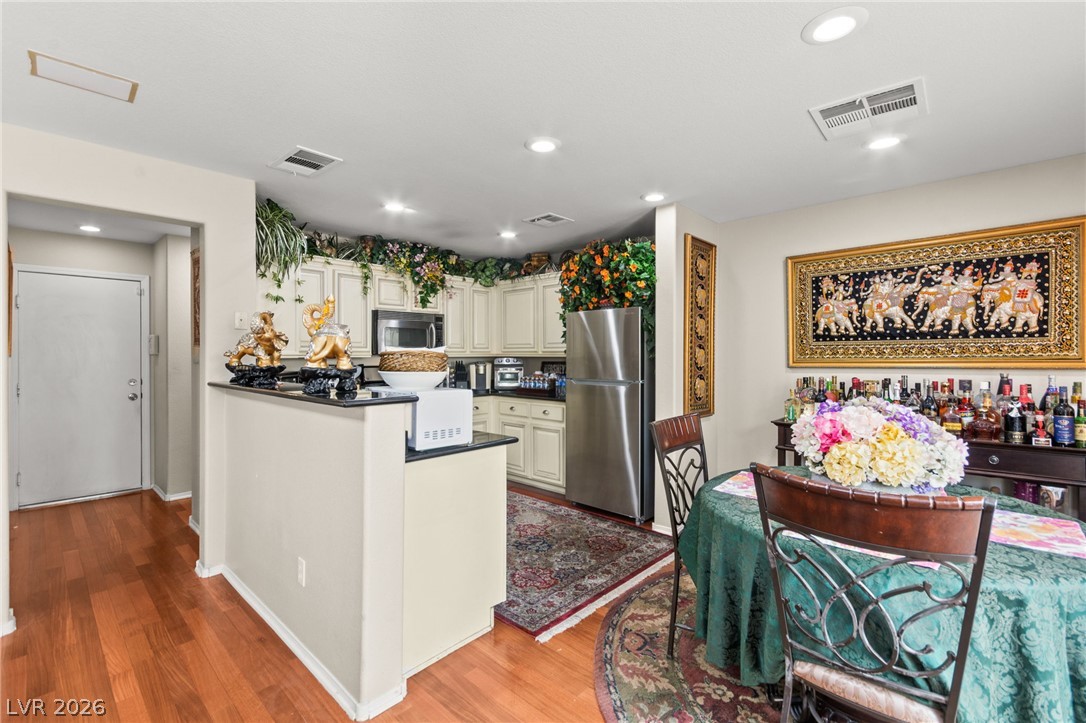 11905 Haven Street Property Photo 4