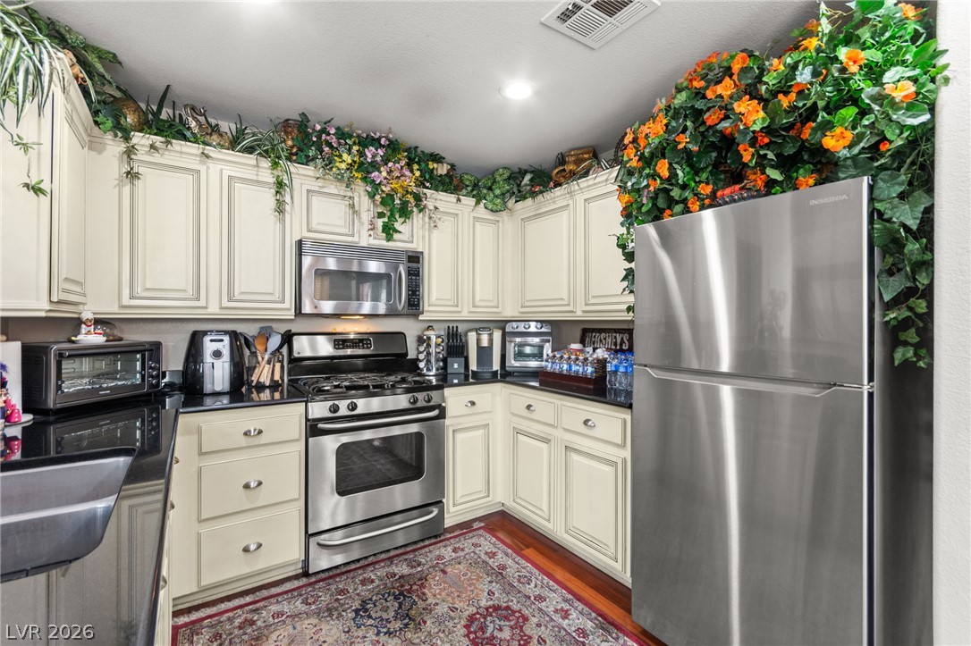 11905 Haven Street Property Photo 12