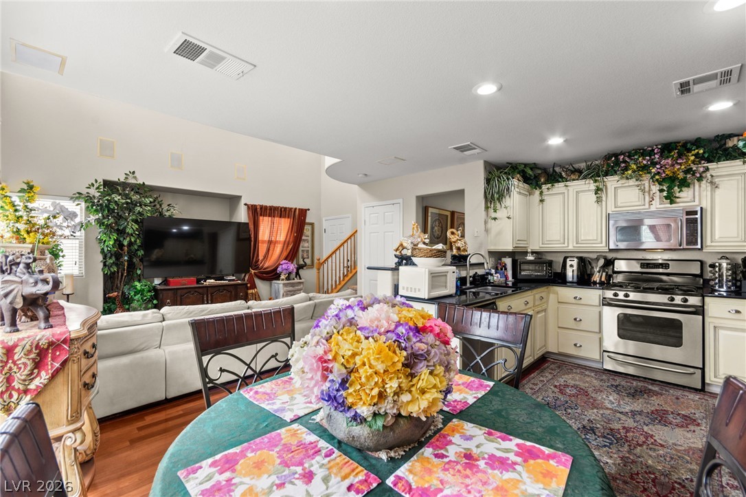 11905 Haven Street Property Photo 19