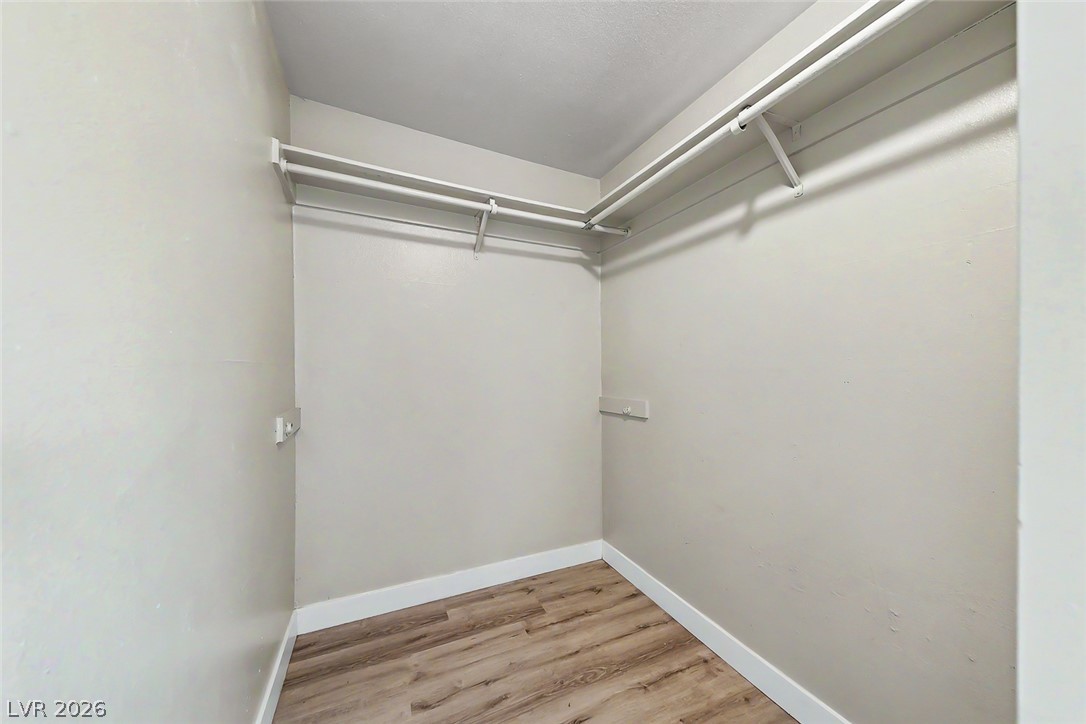 572 Willow Green Drive Property Photo 18