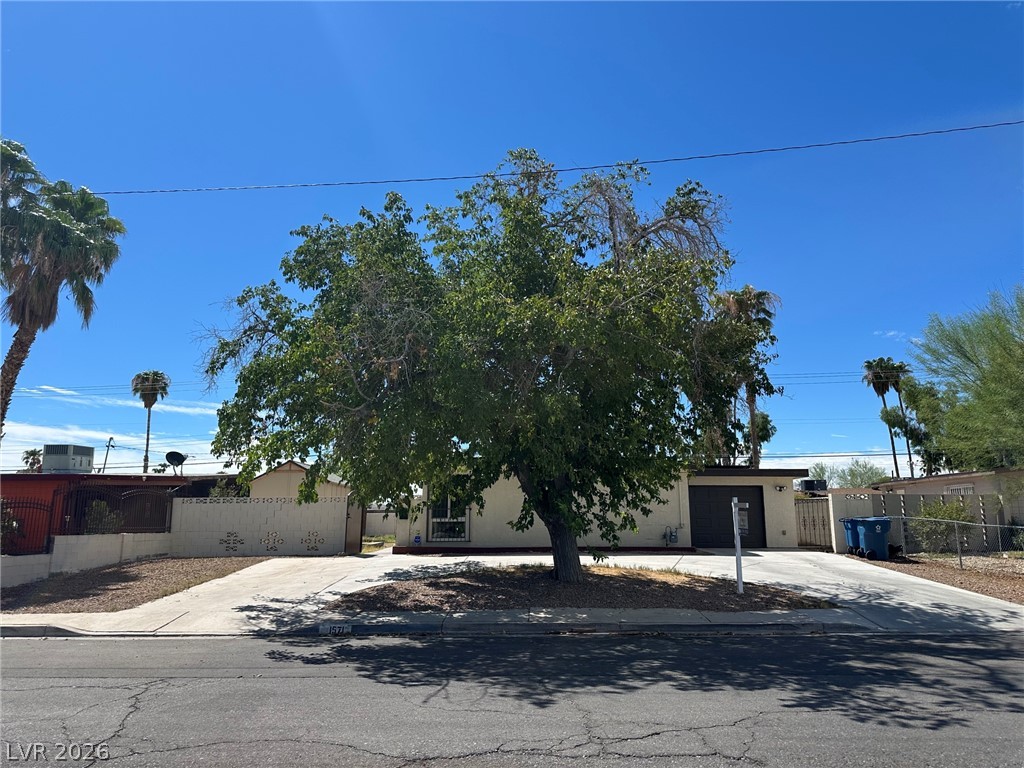1571 Serenada Avenue Property Photo 1