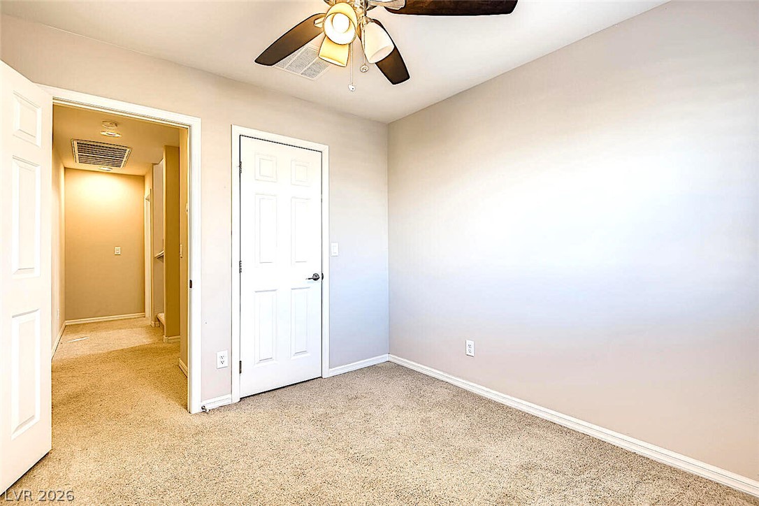 8117 Ancient Oaks Avenue Property Photo 18