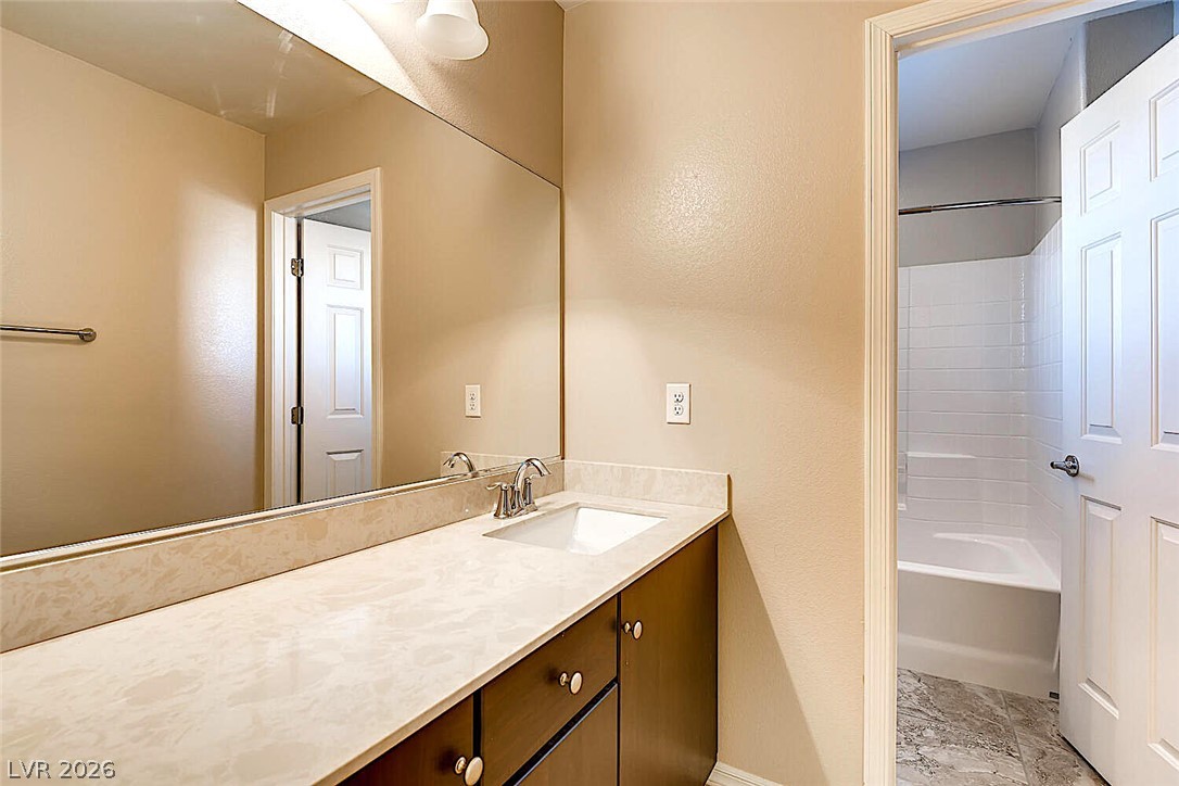 8117 Ancient Oaks Avenue Property Photo 20