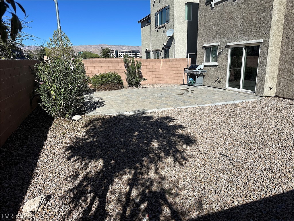 8117 Ancient Oaks Avenue Property Photo 32