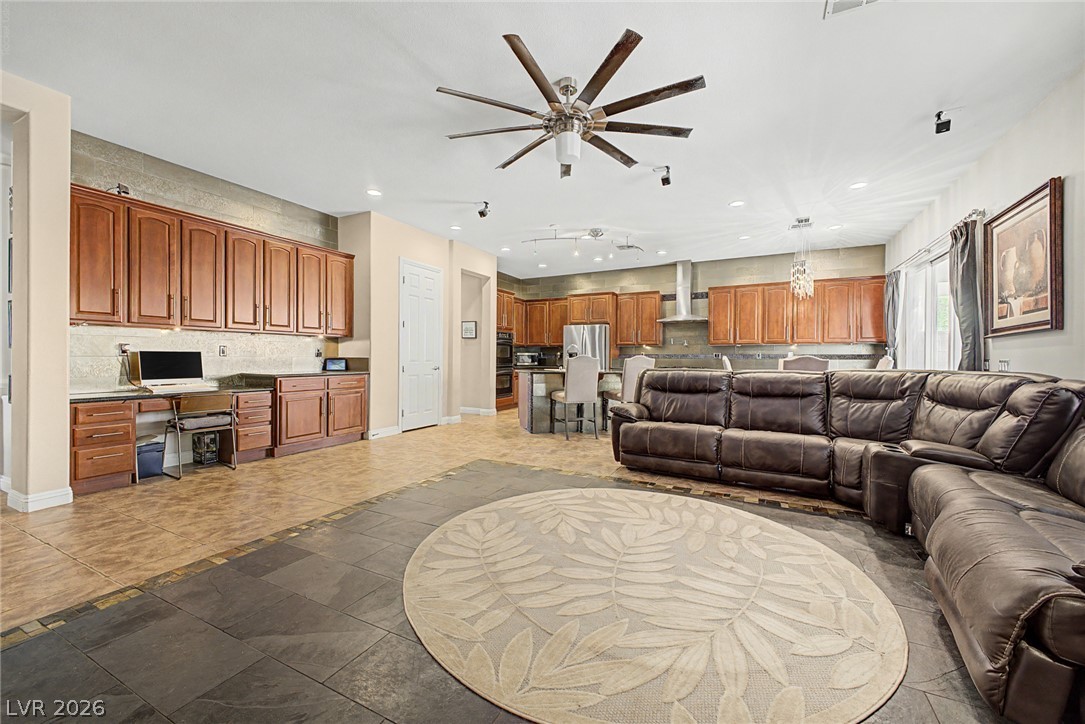 8226 Mount Logan Court Property Photo 16