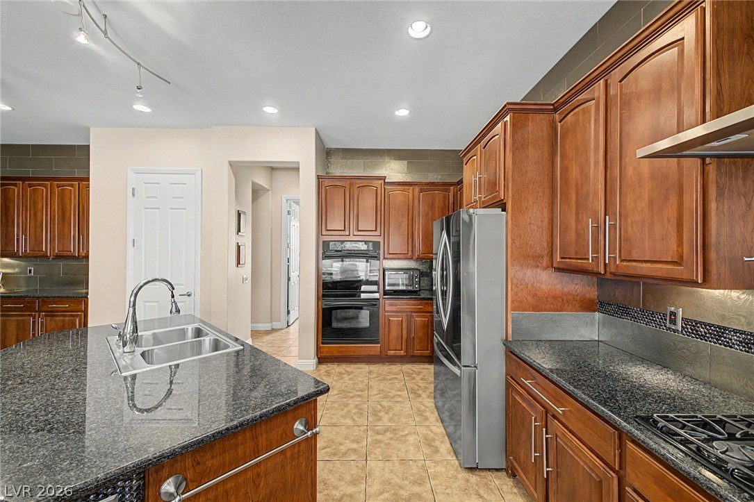 8226 Mount Logan Court Property Photo 17